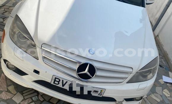 Acheter Neuf Voiture Mercedes-Benz C-klasse Blanc à Cotonou, Benin Acheter Neuf Voiture Mercedes-Benz C-klasse Blanc à Cotonou, Benin