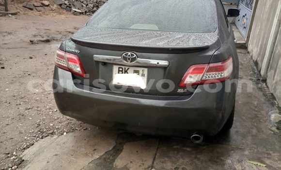 Sayi Na hannu Toyota Camry Brown Mota in Cotonou a Benin