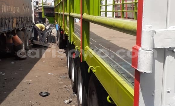 Sayi Na hannu Renault Titan Green Babbar mota in Cotonou a Benin Sayi Na hannu Renault Titan Green Babbar mota in Cotonou a Benin