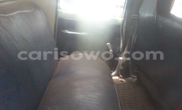 Acheter Occasion Voiture Toyota Hilux Blanc à Savalou, Benin Acheter Occasion Voiture Toyota Hilux Blanc à Savalou, Benin