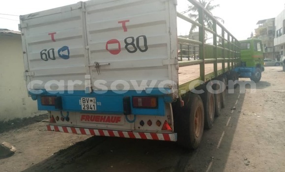 Buy Used Renault Titan Green Truck in Cotonou in Benign Buy Used Renault Titan Green Truck in Cotonou in Benign