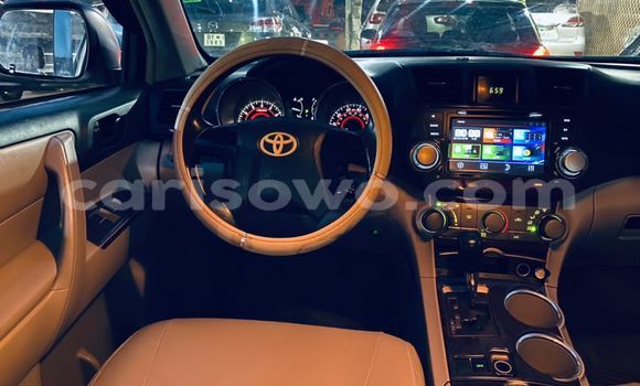 Ra Àlòkù Toyota Highlander Silver Ọkọ̀ in Abomey Calavi ni Benin