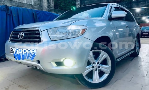 Sayi Na hannu Toyota Highlander Azurfa Mota in Abomey Calavi a Benin Sayi Na hannu Toyota Highlander Azurfa Mota in Abomey Calavi a Benin