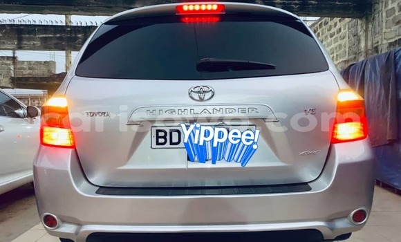 Sayi Na hannu Toyota Highlander Azurfa Mota in Abomey Calavi a Benin Sayi Na hannu Toyota Highlander Azurfa Mota in Abomey Calavi a Benin