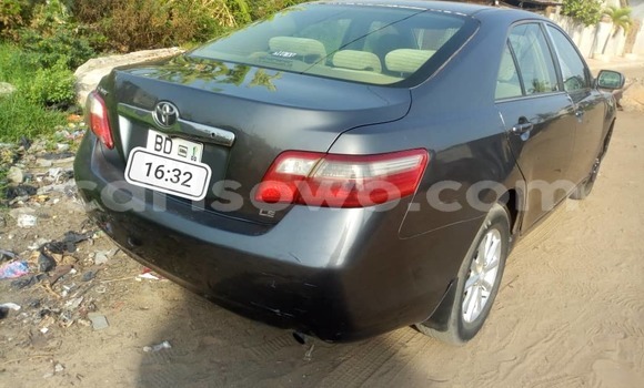 Sayi Na hannu Toyota Camry Azurfa Mota in Cotonou a Benin Sayi Na hannu Toyota Camry Azurfa Mota in Cotonou a Benin