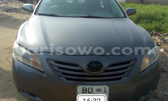 Ra Àlòkù Toyota Camry Silver Ọkọ̀ in Cotonou ni Benin Ra Àlòkù Toyota Camry Silver Ọkọ̀ in Cotonou ni Benin
