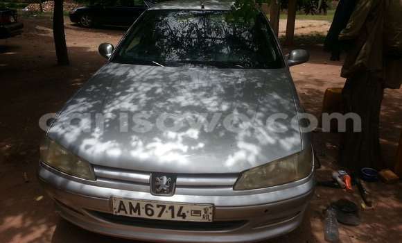 Sayi Na hannu Peugeot 406 Azurfa Mota in Parakou a Benin Sayi Na hannu Peugeot 406 Azurfa Mota in Parakou a Benin
