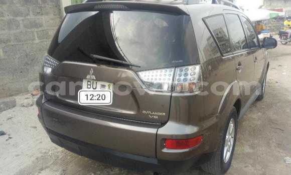 Buy Used Mitsubishi Outlander Brown Car in Cotonou in Benign