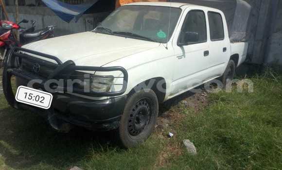 Ra Àlòkù Toyota Hilux funfun Ọkọ̀ in Cotonou ni Benin Ra Àlòkù Toyota Hilux funfun Ọkọ̀ in Cotonou ni Benin