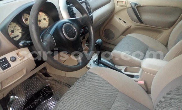 Ra Àlòkù Toyota RAV4 Silver Ọkọ̀ in Cotonou ni Benin Ra Àlòkù Toyota RAV4 Silver Ọkọ̀ in Cotonou ni Benin