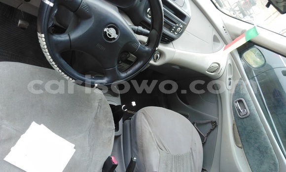 Acheter Occasion Voiture Nissan Almera Tino Gris à Cotonou, Benin