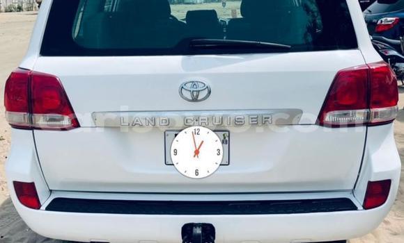 Buy Used Toyota Land Cruiser White Car in Cotonou in Benign