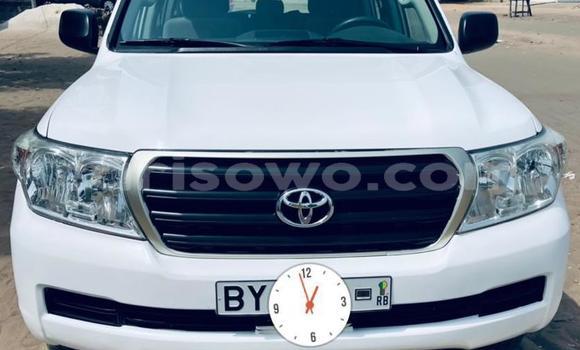 Sayi Na hannu Toyota Land Cruiser White Mota in Cotonou a Benin Sayi Na hannu Toyota Land Cruiser White Mota in Cotonou a Benin