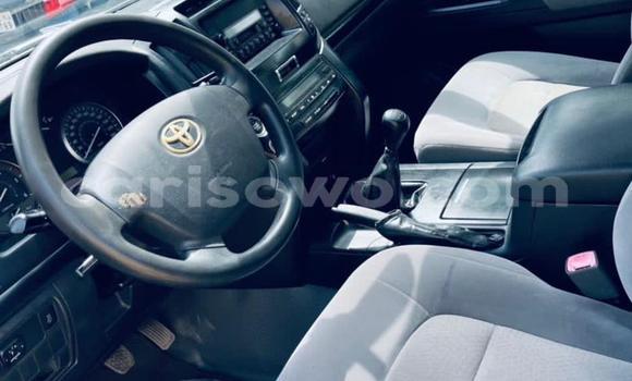 Sayi Na hannu Toyota Land Cruiser White Mota in Cotonou a Benin Sayi Na hannu Toyota Land Cruiser White Mota in Cotonou a Benin