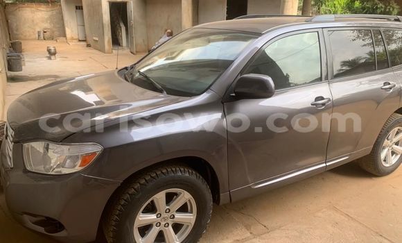 Acheter Occasion Voiture Toyota Highlander Marron à Cotonou, Benin Acheter Occasion Voiture Toyota Highlander Marron à Cotonou, Benin