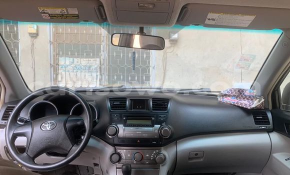 Acheter Occasion Voiture Toyota Highlander Marron à Cotonou, Benin Acheter Occasion Voiture Toyota Highlander Marron à Cotonou, Benin