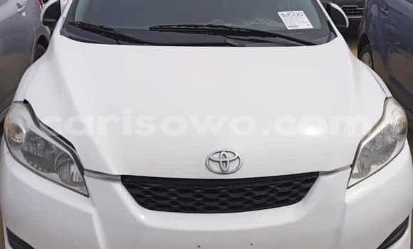 Acheter Import Voiture Toyota Matrix Blanc à Cotonou, Benin Acheter Import Voiture Toyota Matrix Blanc à Cotonou, Benin