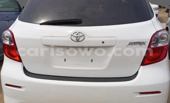 Acheter Import Voiture Toyota Matrix Blanc à Cotonou, Benin Acheter Import Voiture Toyota Matrix Blanc à Cotonou, Benin