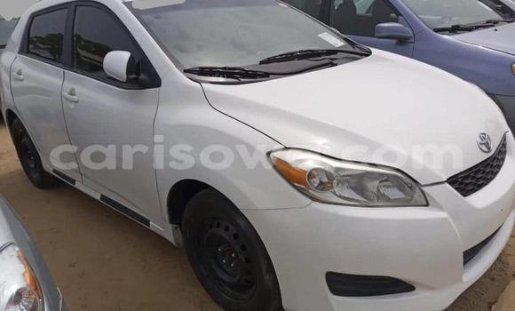 Acheter Import Voiture Toyota Matrix Blanc à Cotonou, Benin Acheter Import Voiture Toyota Matrix Blanc à Cotonou, Benin