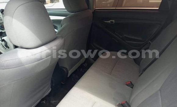 Acheter Import Voiture Toyota Matrix Blanc à Cotonou, Benin Acheter Import Voiture Toyota Matrix Blanc à Cotonou, Benin