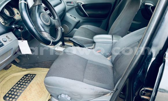 Sayi Na hannu Toyota RAV4 Blue Mota in Cotonou a Benin