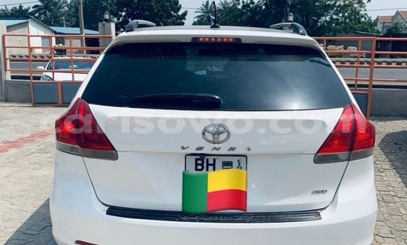 Sayi Na hannu Toyota Venza White Mota in Cotonou a Benin