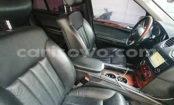 Ra Àlòkù Mercedes-Benz ML–Class Silver Ọkọ̀ in Cotonou ni Benin Ra Àlòkù Mercedes-Benz ML–Class Silver Ọkọ̀ in Cotonou ni Benin