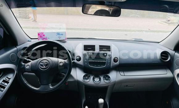Ra Àlòkù Toyota RAV4 funfun Ọkọ̀ in Cotonou ni Benin Ra Àlòkù Toyota RAV4 funfun Ọkọ̀ in Cotonou ni Benin