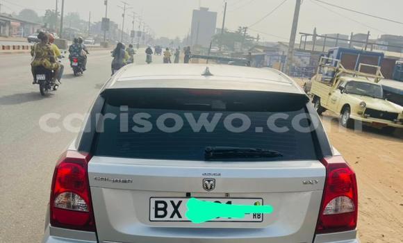 Sayi Na hannu Dodge Caliber Azurfa Mota in Abomey Calavi a Benin Sayi Na hannu Dodge Caliber Azurfa Mota in Abomey Calavi a Benin