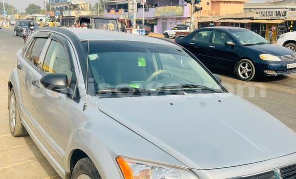 Sayi Na hannu Dodge Caliber Azurfa Mota in Abomey Calavi a Benin Sayi Na hannu Dodge Caliber Azurfa Mota in Abomey Calavi a Benin