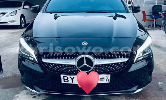 Sayi Na hannu Mercedes-Benz CLA-klasse AMG Black Mota in Cotonou a Benin