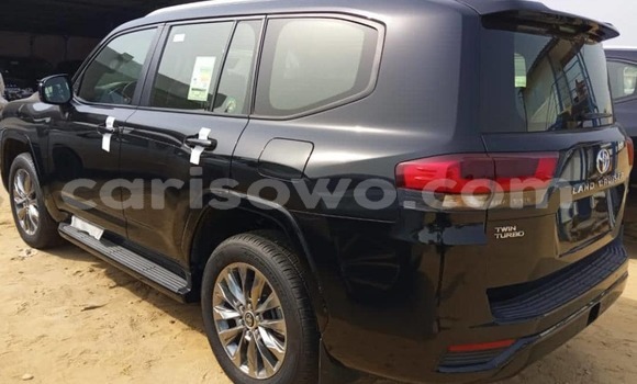 Ra Tuntun Toyota Land Cruiser Black Ọkọ̀ in Cotonou ni Benin Ra Tuntun Toyota Land Cruiser Black Ọkọ̀ in Cotonou ni Benin