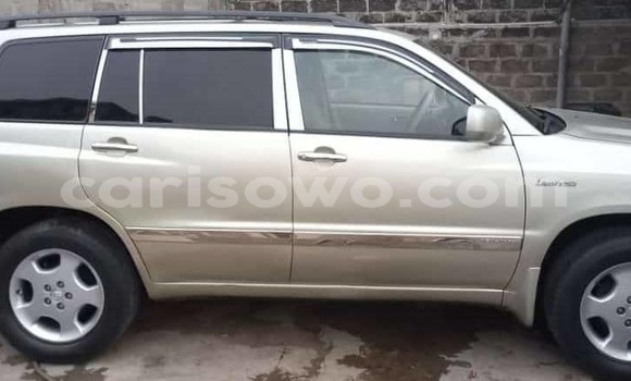 Ra Àlòkù Toyota Highlander Silver Ọkọ̀ in Cotonou ni Benin Ra Àlòkù Toyota Highlander Silver Ọkọ̀ in Cotonou ni Benin