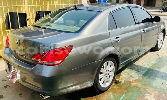 Sayi Na hannu Toyota Avalon Azurfa Mota in Cotonou a Benin Sayi Na hannu Toyota Avalon Azurfa Mota in Cotonou a Benin