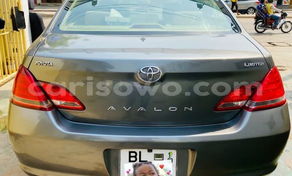 Sayi Na hannu Toyota Avalon Azurfa Mota in Cotonou a Benin Sayi Na hannu Toyota Avalon Azurfa Mota in Cotonou a Benin