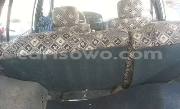 Sayi Na hannu Toyota Corolla White Mota in Parakou a Benin Sayi Na hannu Toyota Corolla White Mota in Parakou a Benin