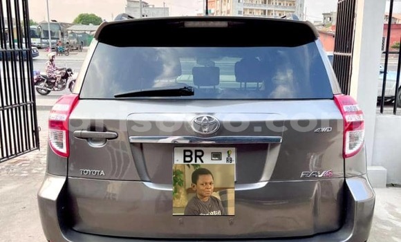 Sayi Na hannu Toyota RAV4 Sauran Mota in Cotonou a Benin Sayi Na hannu Toyota RAV4 Sauran Mota in Cotonou a Benin