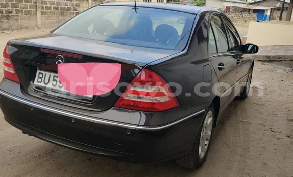 Sayi Na hannu Mercedes-Benz C–Class Black Mota in Abomey Calavi a Benin