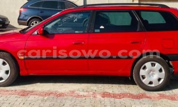 Acheter Occasion Voiture Toyota Avensis Rouge à Abomey Calavi, Benin