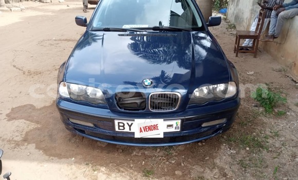 Acheter Occasion Voiture BMW 321 Bleu à Cotonou, Benin Acheter Occasion Voiture BMW 321 Bleu à Cotonou, Benin