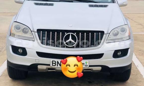 Buy Used Mercedes-Benz ML–Class White Car in Cotonou in Benign Buy Used Mercedes-Benz ML–Class White Car in Cotonou in Benign