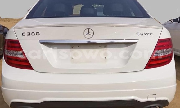 Acheter Import Voiture Mercedes-Benz 300–Series Blanc à Cotonou, Benin Acheter Import Voiture Mercedes-Benz 300–Series Blanc à Cotonou, Benin