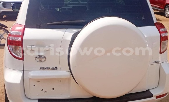 Sayi Imported Toyota RAV4 White Mota in Cotonou a Benin Sayi Imported Toyota RAV4 White Mota in Cotonou a Benin