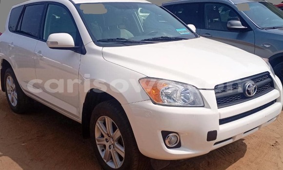 Sayi Imported Toyota RAV4 White Mota in Cotonou a Benin Sayi Imported Toyota RAV4 White Mota in Cotonou a Benin