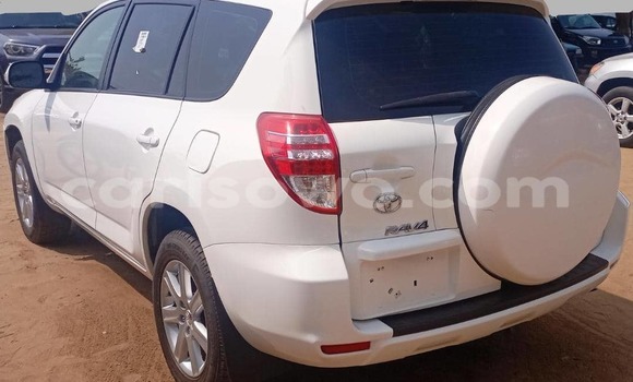 Sayi Imported Toyota RAV4 White Mota in Cotonou a Benin Sayi Imported Toyota RAV4 White Mota in Cotonou a Benin