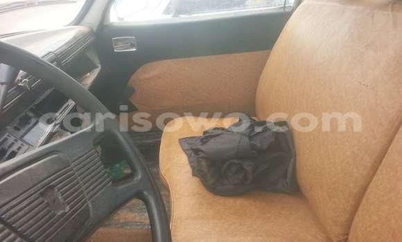 Sayi Na hannu Peugeot 605 White Mota in Parakou a Benin Sayi Na hannu Peugeot 605 White Mota in Parakou a Benin