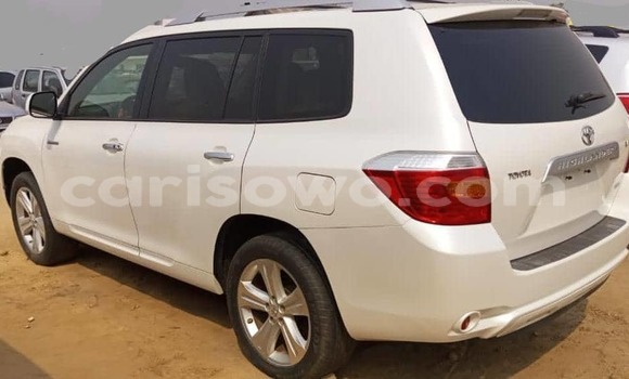 Acheter Occasion Voiture Toyota Highlander Blanc à Cotonou, Benin Acheter Occasion Voiture Toyota Highlander Blanc à Cotonou, Benin