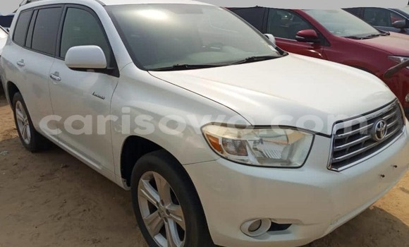 Acheter Occasion Voiture Toyota Highlander Blanc à Cotonou, Benin Acheter Occasion Voiture Toyota Highlander Blanc à Cotonou, Benin