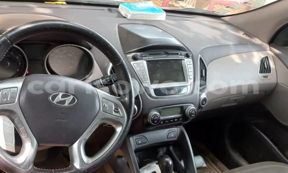 Acheter Occasion Voiture Hyundai Tucson Rouge à Cotonou, Benin Acheter Occasion Voiture Hyundai Tucson Rouge à Cotonou, Benin