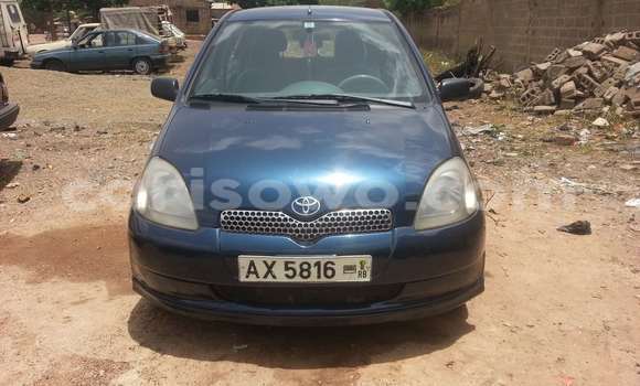 Sayi Na hannu Toyota Yaris Blue Mota in Parakou a Benin Sayi Na hannu Toyota Yaris Blue Mota in Parakou a Benin